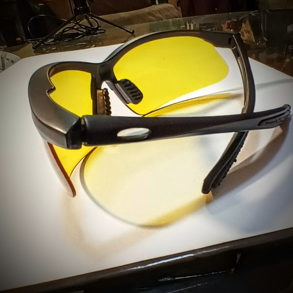 HD VISION SUNGLASSES - Picture 3 of 5